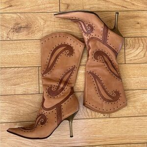 Country Heeled boots